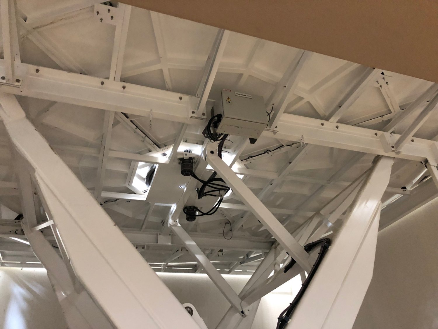 Southwell Lifts & Hoists car-hoists-with-turntable